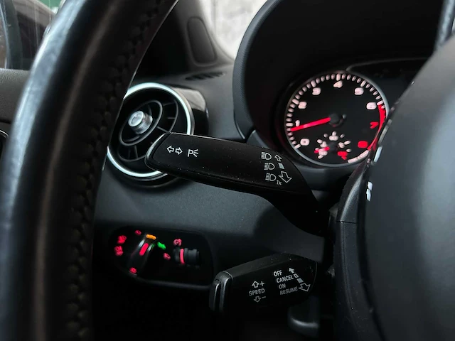 Audi a1 sportback 1.4 tfsi s-line pdc 122pk 2013, 7-kfn-93 - afbeelding 18 van  44