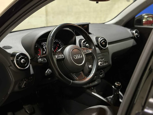 Audi a1 sportback 1.6 tdi admired s-line 90pk 2014, 6-xrh-06 - afbeelding 11 van  43