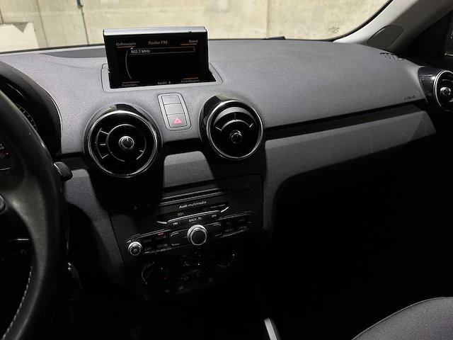 Audi a1 sportback 1.6 tdi admired s-line 90pk 2014, 6-xrh-06 - afbeelding 22 van  43