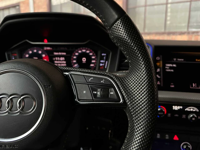 Audi a1 sportback 25 tfsi s line pro line s 95pk 2019 nieuw-model, zb-011-f - afbeelding 18 van  44