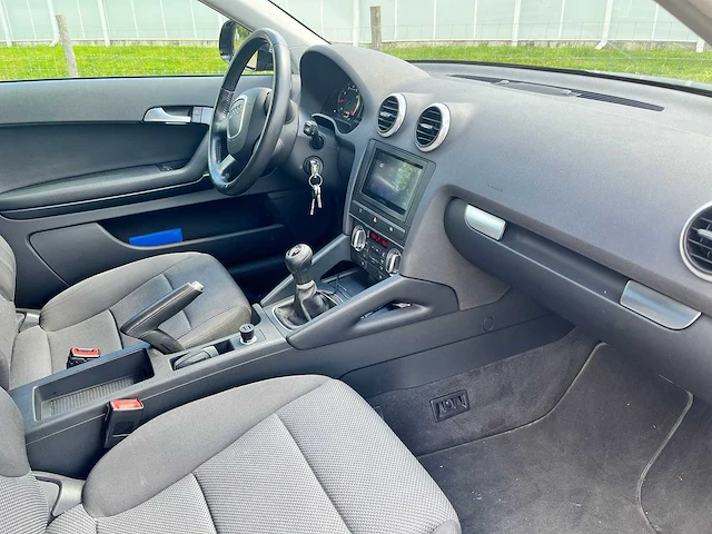 Audi a3 - 1.6 attraction b.e. - 2008 - personenauto - afbeelding 9 van  31