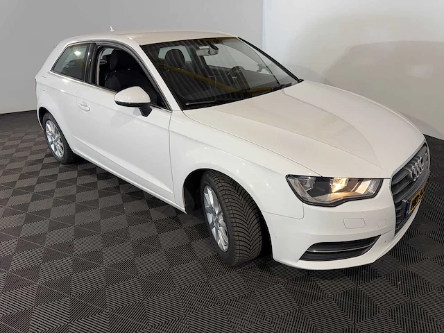 Audi a3 1.2 tfsi attr. pro, hd-546-x - afbeelding 8 van  12