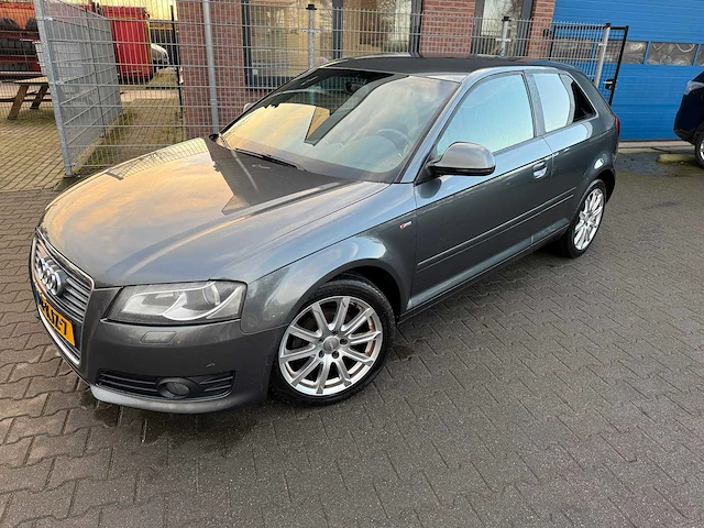 Audi a3 1.4 tfsi s-edition, 90-kjz-7 - afbeelding 1 van  13