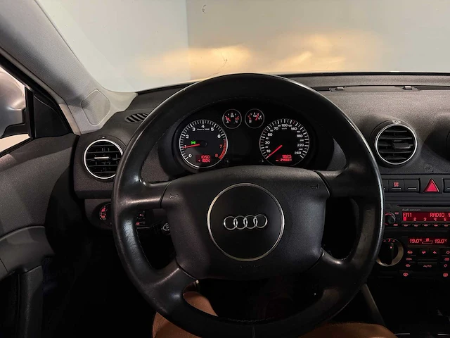 Audi a3 1.6 attraction, 21-np-dg - afbeelding 2 van  13