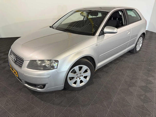 Audi a3 1.6 attraction, 21-np-dg - afbeelding 1 van  13