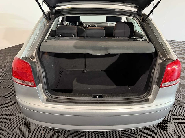 Audi a3 1.6 attraction, 21-np-dg - afbeelding 8 van  13
