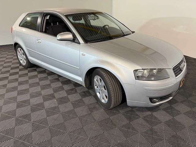 Audi a3 1.6 attraction, 21-np-dg - afbeelding 10 van  13