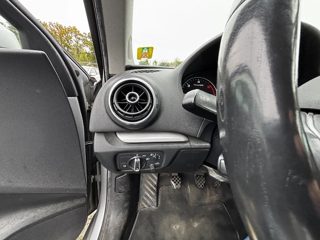 Audi a3 1.6 tdi attraction, 2013 - afbeelding 8 van  26