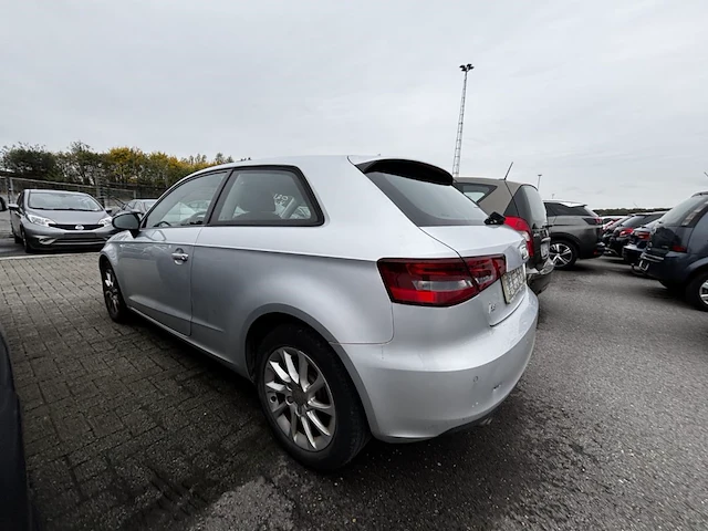 Audi a3 1.6 tdi attraction, 2013 - afbeelding 23 van  26