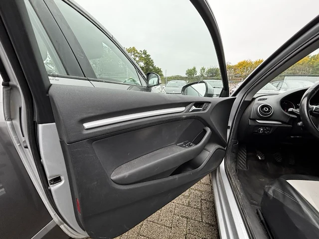 Audi a3 1.6 tdi attraction, 2013 - afbeelding 24 van  26