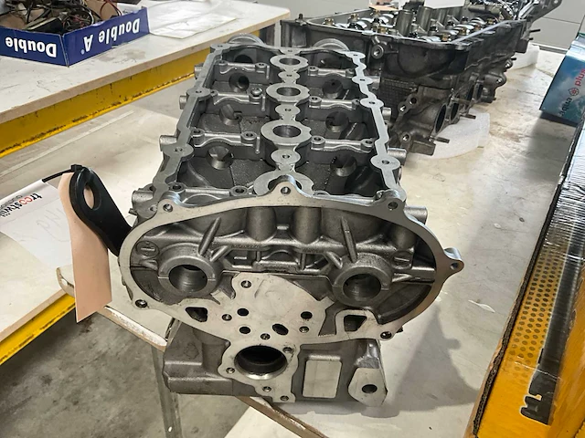 Audi a3 2.0l fsi 110kw axw cilinderkop - afbeelding 4 van  5