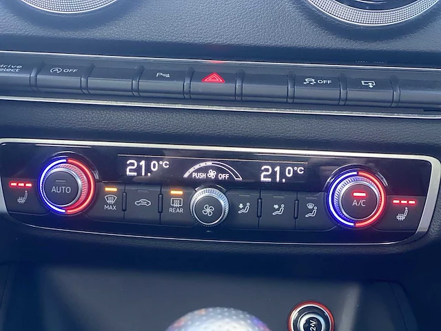 Audi a3 cabriolet 1.4 tfsi cod attraction pro line plus 2015 | r-481-jg - afbeelding 17 van  30