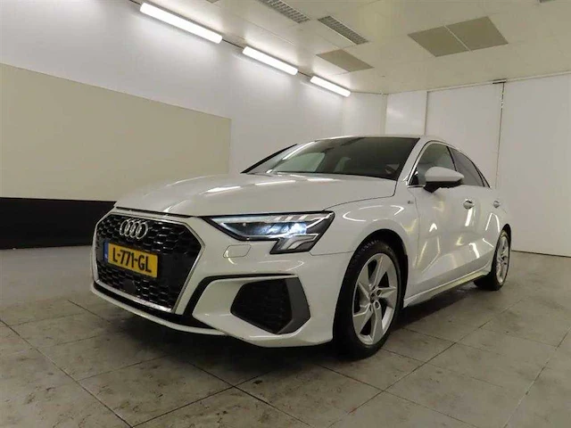 Audi a3 limousine 30 tfsi s edition 2021 | l-771-gl - afbeelding 1 van  15