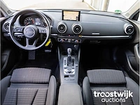 Audi a3 limousine 30 tfsi s-line automaat 2019 navigatie xenon/led stoelverwarming getint glas 18"inch fabrieksgarantie - afbeelding 7 van  24