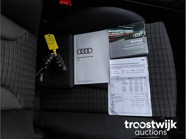 Audi a3 limousine 30 tfsi s-line automaat 2019 navigatie xenon/led stoelverwarming getint glas 18"inch fabrieksgarantie - afbeelding 14 van  24