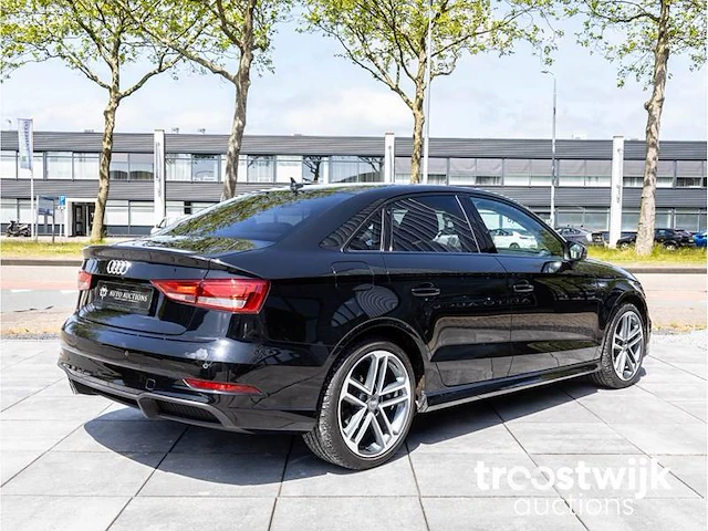 Audi a3 limousine 30 tfsi s-line automaat 2019 navigatie xenon/led stoelverwarming getint glas 18"inch fabrieksgarantie - afbeelding 20 van  24