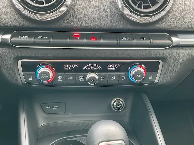Audi a3 limousine 35 tfsi automaat 2020 pano keyless led cruise control stoelverwarming cruise control, z-231-gx - afbeelding 20 van  43