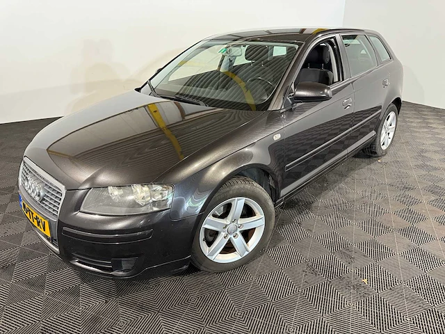 Audi a3 sportback 1.6 fsi attraction, 20-tt-rv - afbeelding 1 van  13
