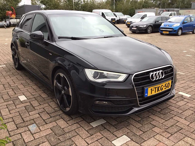 Audi a3 sportback 2.0tdi s-line - afbeelding 22 van  26