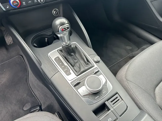 Audi a3 sportback 30 tfsi automaat 2019 xenon/led navigatiesysteem stoelverwarming verlengde fabrieksgarantie - afbeelding 10 van  26