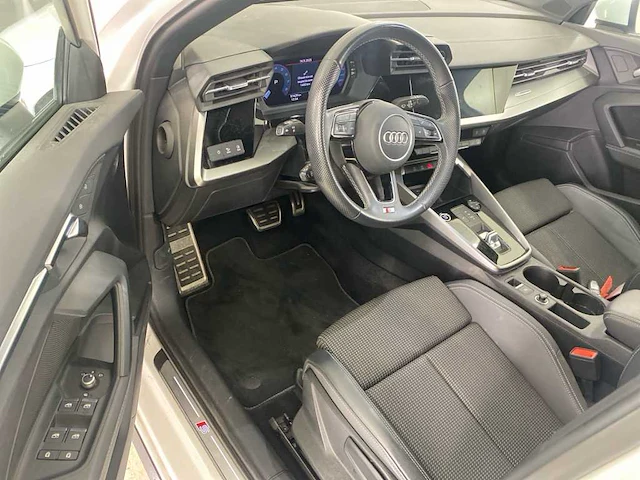 Audi a3 sportback 30 tfsi s edition 2022 | r-757-gb - afbeelding 11 van  26