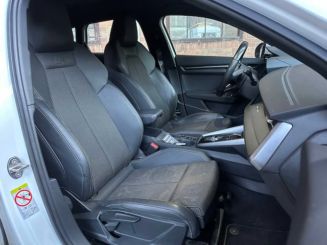 Audi a3 sportback 30 tfsi s edition s-line 110pk 2021 (origineel-nl), l-963-sj - afbeelding 36 van  43
