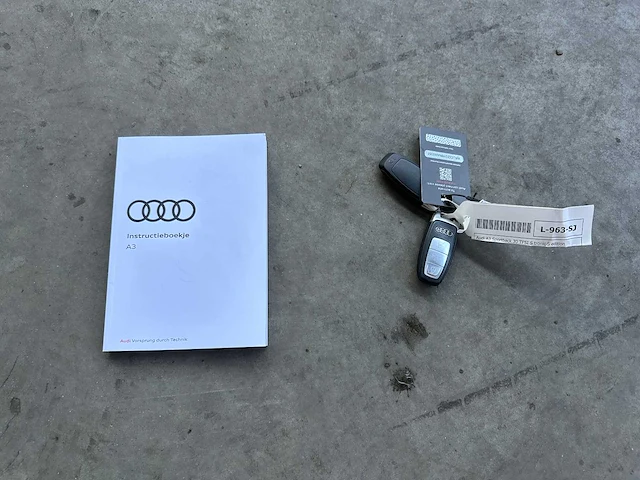 Audi a3 sportback 30 tfsi s edition s-line 110pk 2021 (origineel-nl), l-963-sj - afbeelding 38 van  43