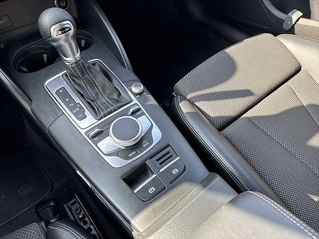 Audi a3 sportback 30 tfsi sport s line edition car 2019 | g-150-hj - afbeelding 14 van  27