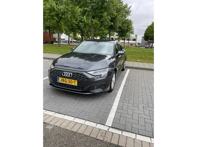 Audi a3 sportback 40 tfsi e edition hybride jbg-30-t - afbeelding 1 van  13