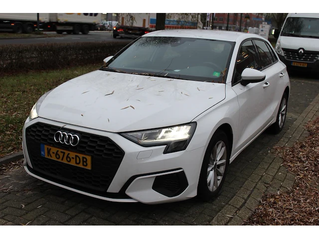 Audi a3 sportback elektrisch en benzine met kenteken k-676-db. kilometerstand 60.032. datum 1e toelating 30... - afbeelding 1 van  14