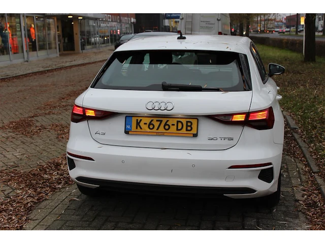 Audi a3 sportback elektrisch en benzine met kenteken k-676-db. kilometerstand 60.032. datum 1e toelating 30... - afbeelding 8 van  14