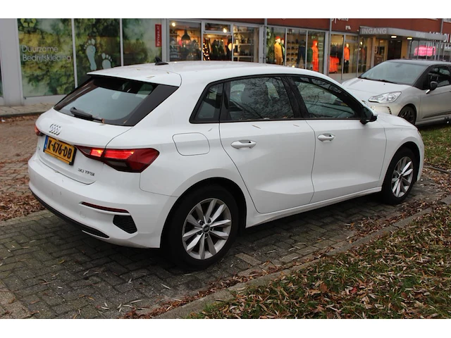 Audi a3 sportback elektrisch en benzine met kenteken k-676-db. kilometerstand 60.032. datum 1e toelating 30... - afbeelding 9 van  14