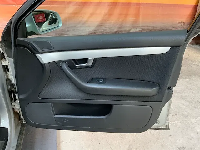 Audi a4 2004 - afbeelding 27 van  44