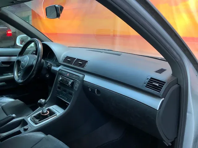 Audi a4 2004 - afbeelding 28 van  44