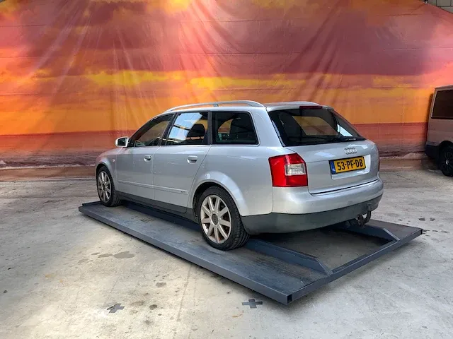 Audi a4 2004 - afbeelding 34 van  44