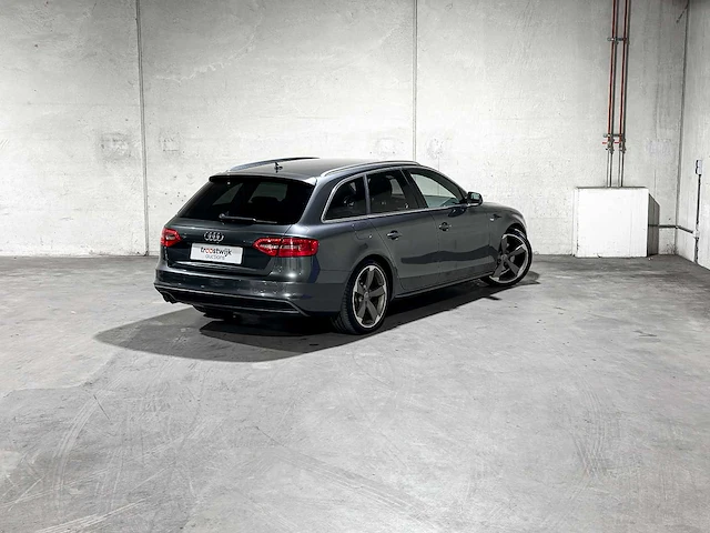 Audi a4 avant 1.8 tfsi s edition 120pk 2013, 26-zrp-1 - afbeelding 2 van  41