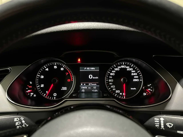 Audi a4 avant 1.8 tfsi s edition 120pk 2013, 26-zrp-1 - afbeelding 18 van  41