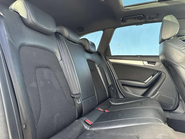 Audi a4 avant 3.0 tdi quattro 2009 | 86-rbx-2 - afbeelding 14 van  29