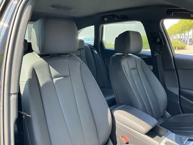 Audi a4 avant 35 tfsi achteruitrijcamera dodehoek memory elektrische kofferklep led dab - afbeelding 3 van  42