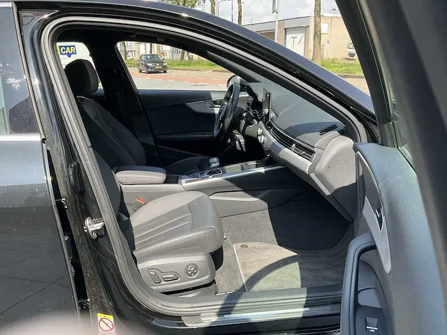 Audi a4 avant 35 tfsi achteruitrijcamera dodehoek memory elektrische kofferklep led dab - afbeelding 4 van  42