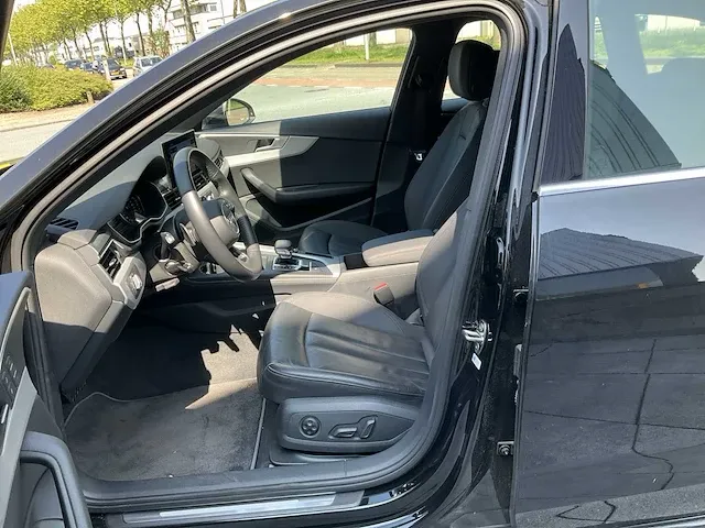 Audi a4 avant 35 tfsi achteruitrijcamera dodehoek memory elektrische kofferklep led dab - afbeelding 6 van  42