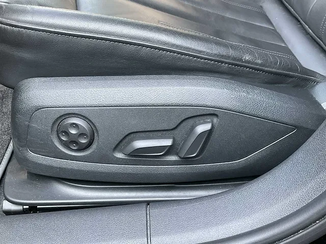 Audi a4 avant 35 tfsi achteruitrijcamera dodehoek memory elektrische kofferklep led dab - afbeelding 19 van  42