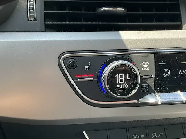 Audi a4 avant 35 tfsi achteruitrijcamera dodehoek memory elektrische kofferklep led dab - afbeelding 26 van  42