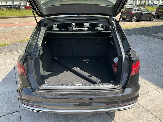 Audi a4 avant 35 tfsi achteruitrijcamera dodehoek memory elektrische kofferklep led dab - afbeelding 35 van  42