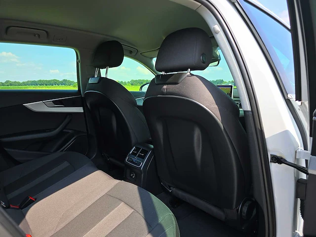 Audi a4 avant 35 tfsi pro line, r-122-sl - afbeelding 26 van  39