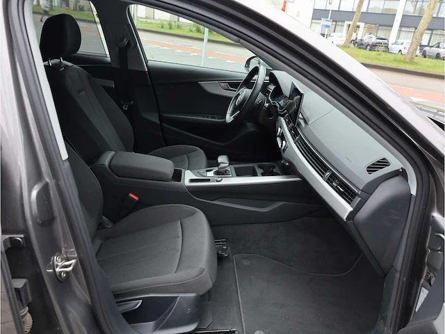 Audi a4 avant 40 etfsi mhev 204pk automaat 2020 - afbeelding 18 van  33