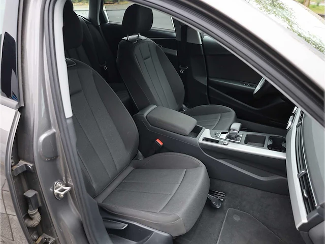 Audi a4 avant 40 etfsi mhev 204pk automaat 2020 - afbeelding 19 van  33