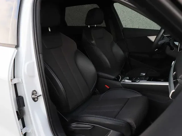 Audi a4 avant 40 tfsi s edition |pano|led matrix|virtual|black optic|facelift| - afbeelding 26 van  67
