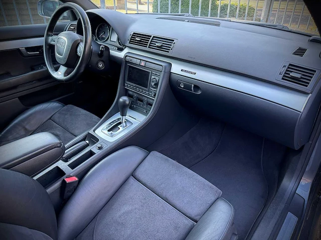 Audi a4 avant 4.2 v8 s4 quattro 2006 344pk xj-561-r - afbeelding 6 van  32