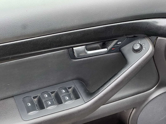 Audi a4 cabriolet 1.8 t s-line - youngtimer - 2006 | 14-zh-dt - afbeelding 14 van  25